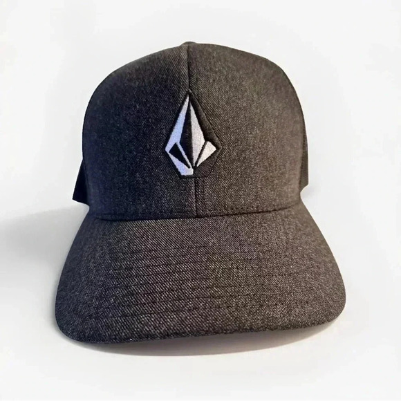 Volcom V Full Stone Trucker Hat Black  Snapback Cap Adjustable Skate Surf - Picture 1 of 4